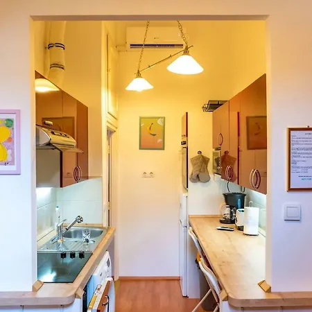 K5 - The Happy In The Nightlife Zone Apartment *